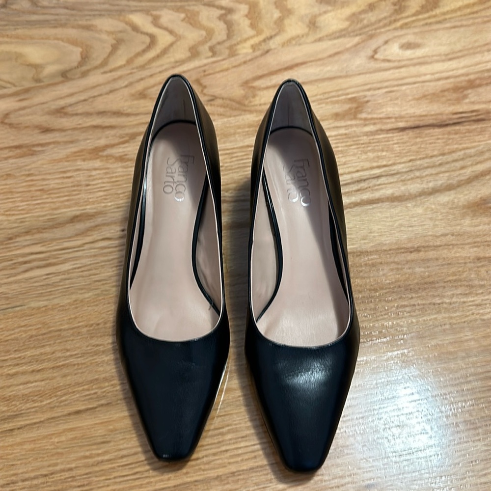 Franco Sarto Jesslyn Pump block heel. 1.75 inch heel size 8.5. Black.